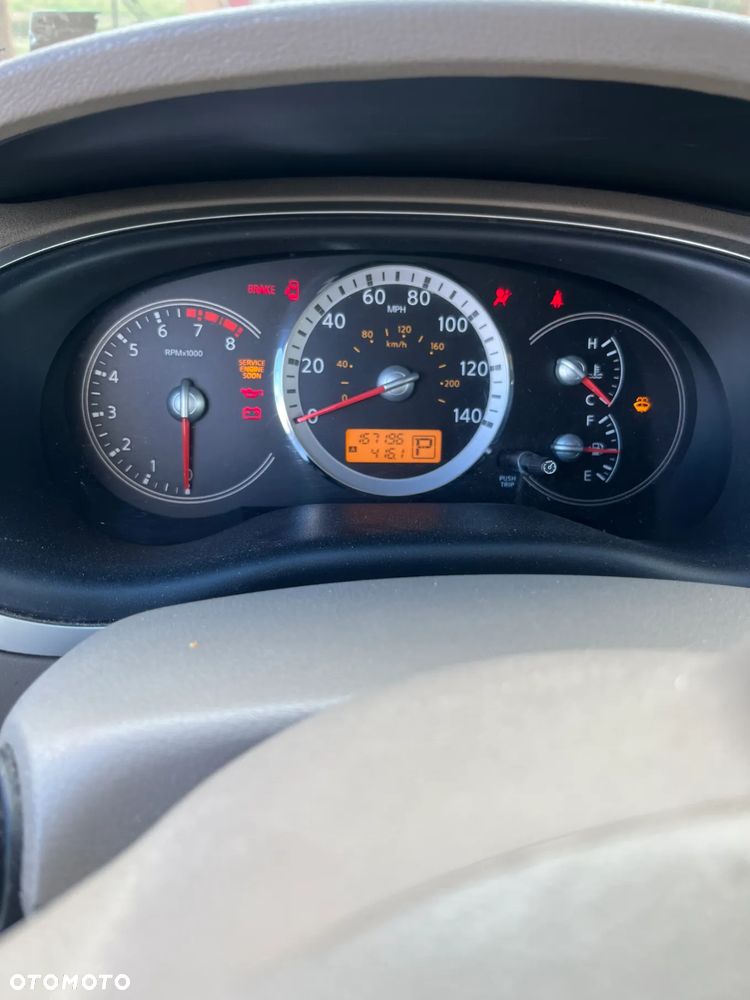 Nissan Quest 3.5 S - 11