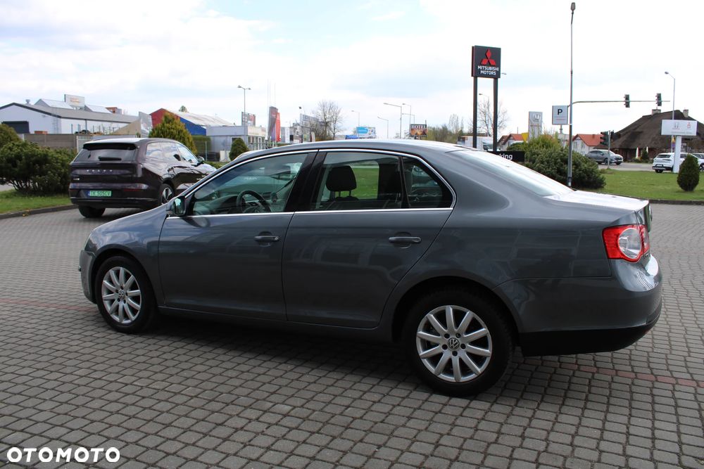 Volkswagen Jetta 1.9 TDI Comfortline - 7