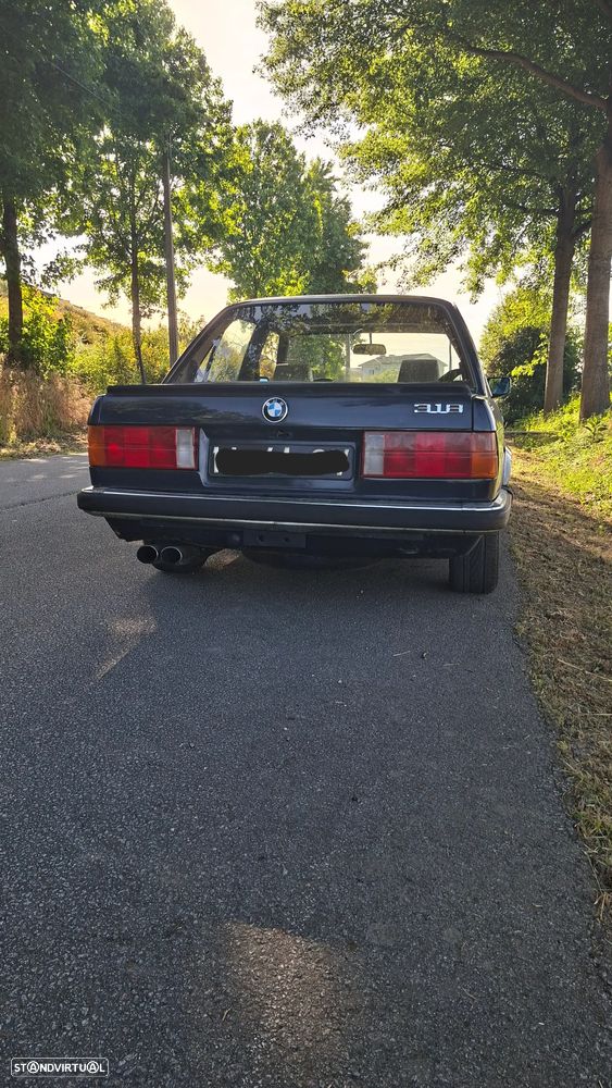BMW 318 i - 8