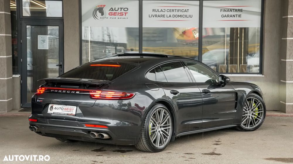 Porsche Panamera 4 E-Hybrid - 6