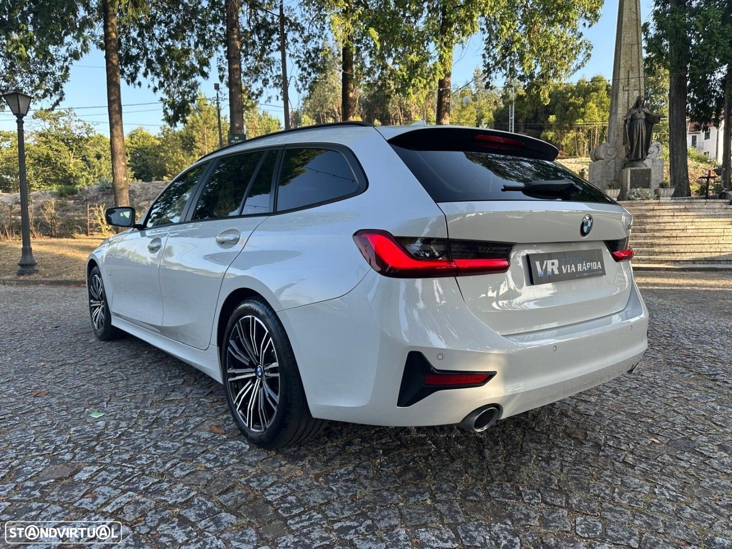 BMW 330 e Touring Corporate Edition Auto - 30