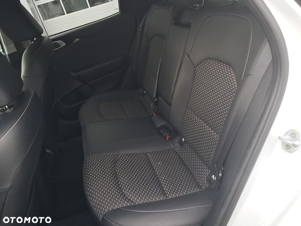 Kia XCeed 1.5 T-GDI Business Line - 16
