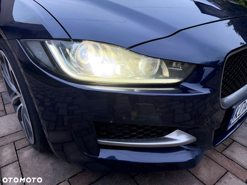 Jaguar XE 20d R-Sport - 33