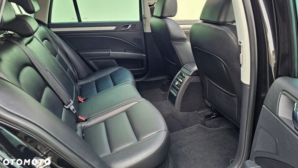 Skoda Superb 2.0 TDI Ambition Outdoor - 28