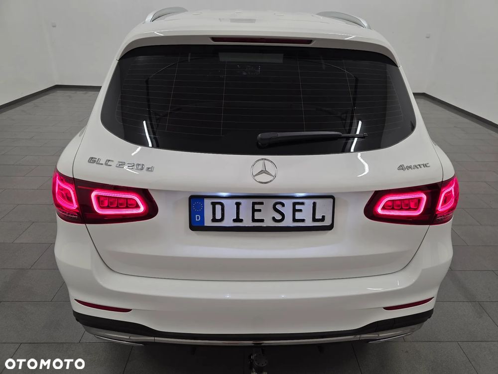 Mercedes-Benz GLC 220 d 4Matic 9G-TRONIC AMG Line Plus - 37
