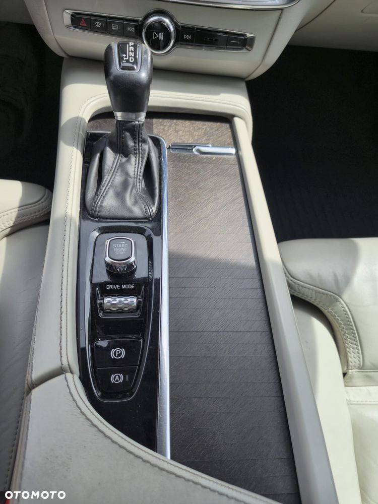 Volvo V90 Cross Country - 11