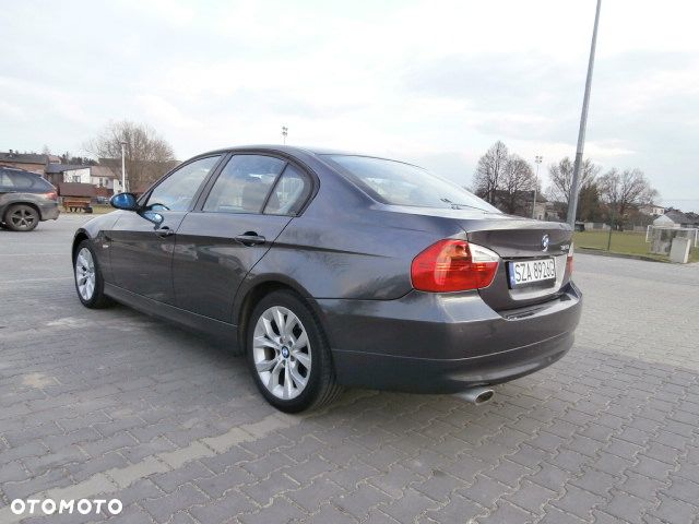 BMW Seria 3 320d DPF - 6