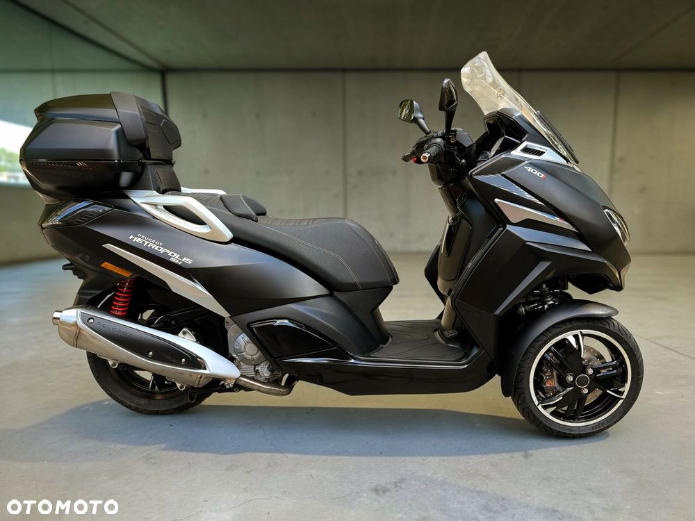 Peugeot Metropolis - 8