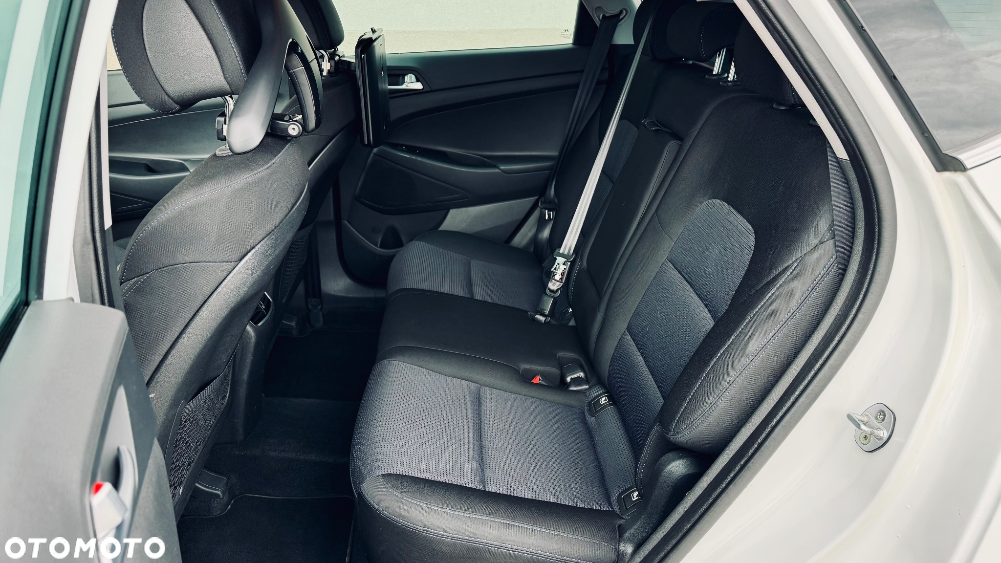 Hyundai Tucson 1.7 CRDI BlueDrive Style 2WD - 10