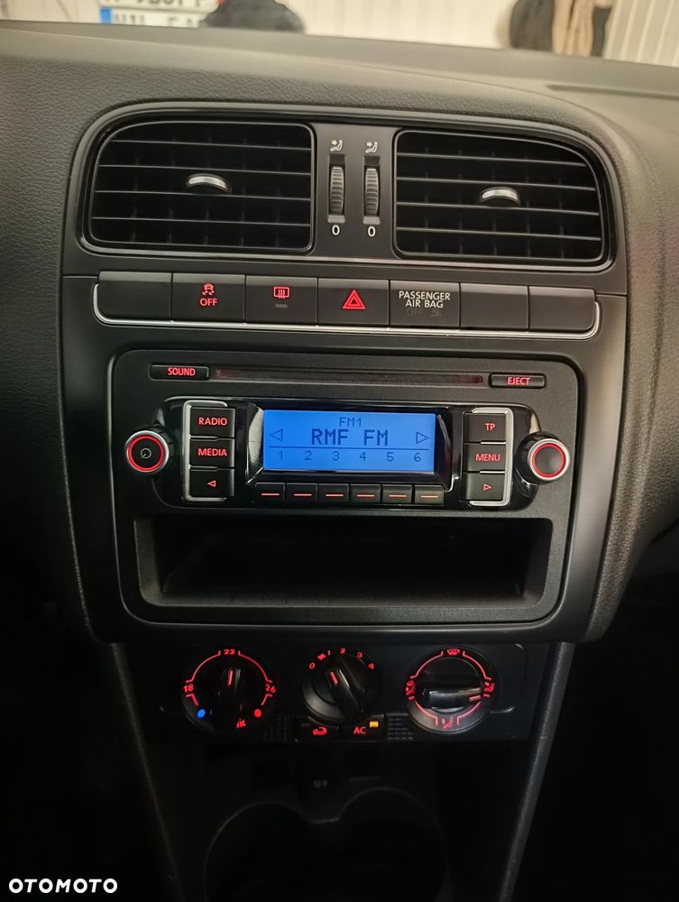 Volkswagen Polo 1.2 Team - 16