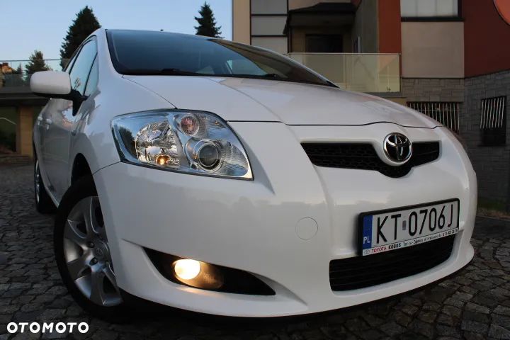 Toyota Auris 1.33 VVT-i Premium + - 1