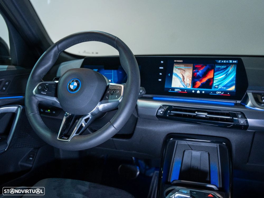 BMW iX1 eDrive20 Pack Desportivo M - 7