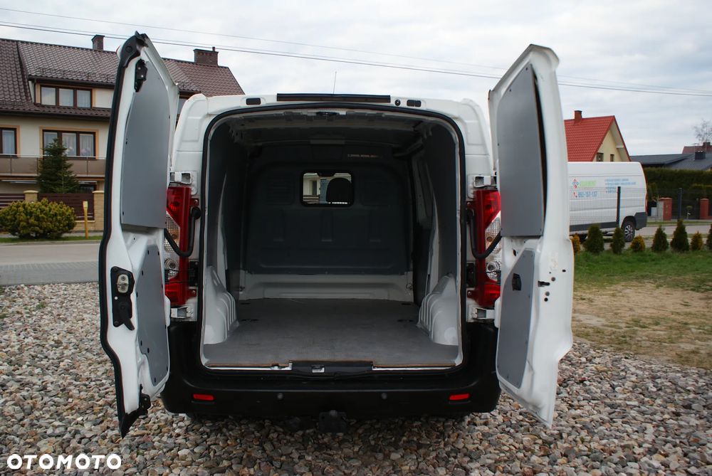Peugeot Expert - 8