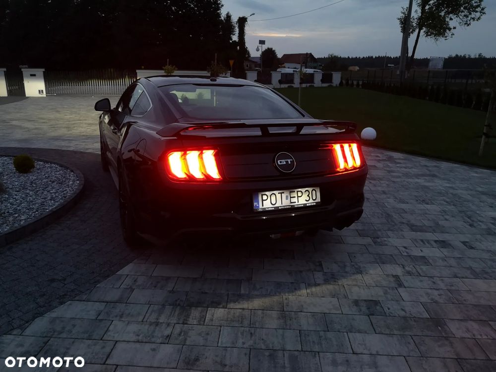 Ford Mustang - 4