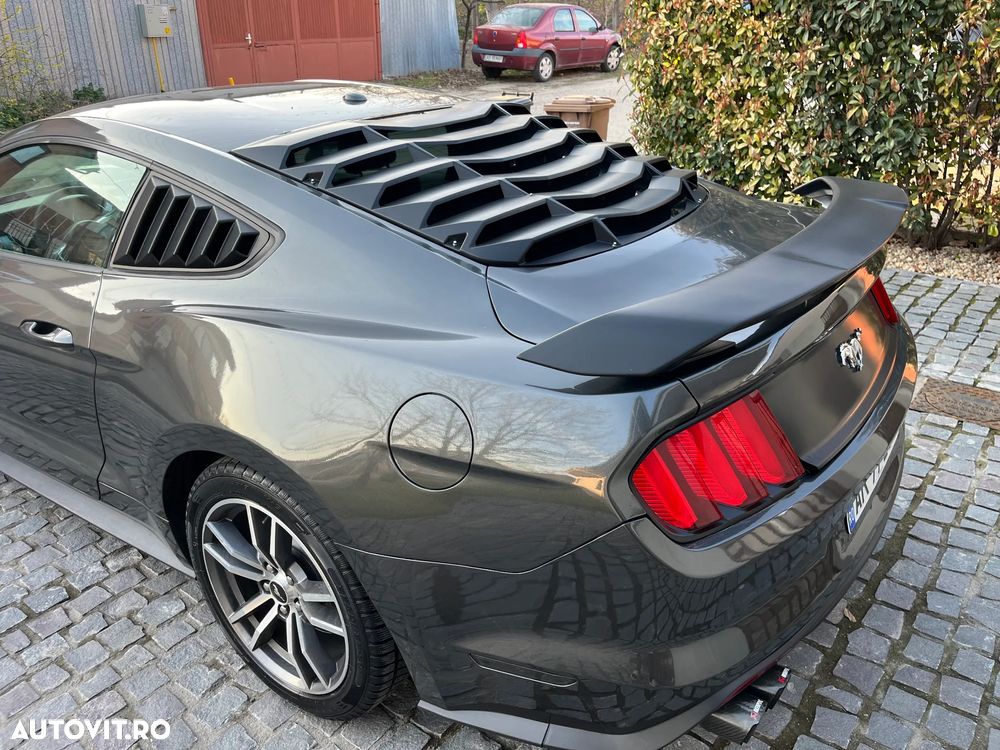Ford Mustang - 7