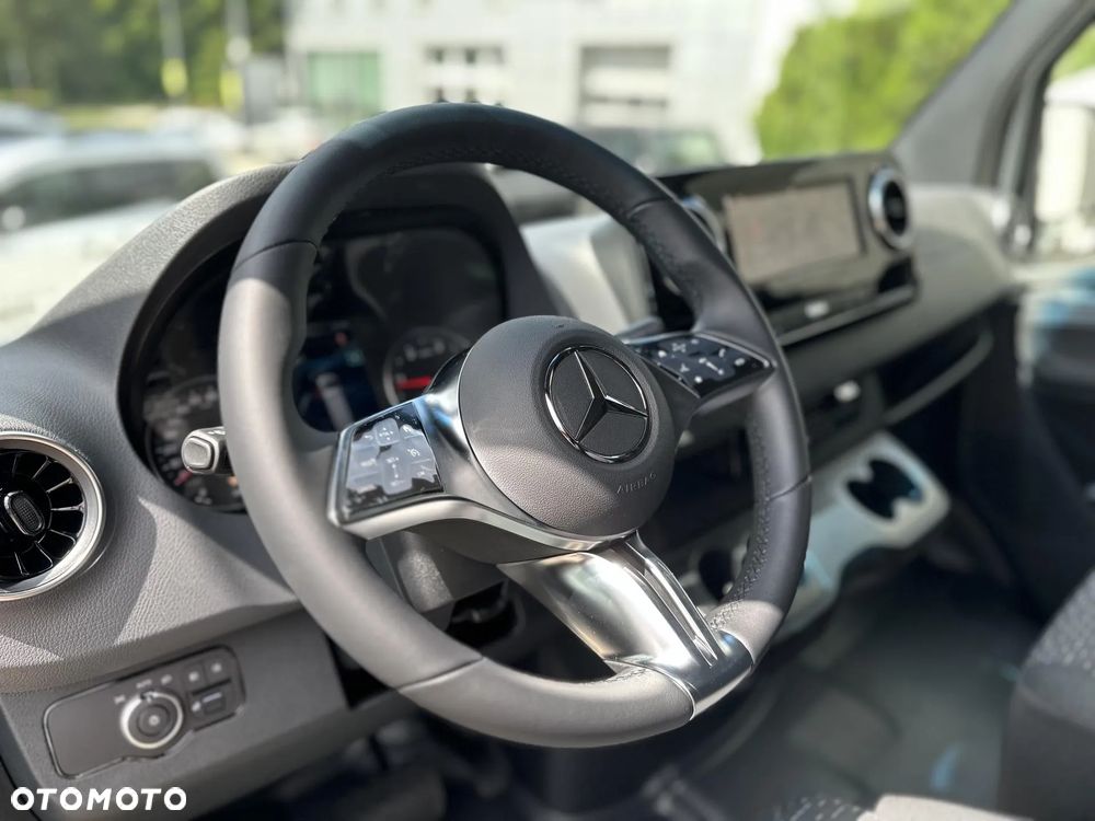 Mercedes-Benz Sprinter - 7