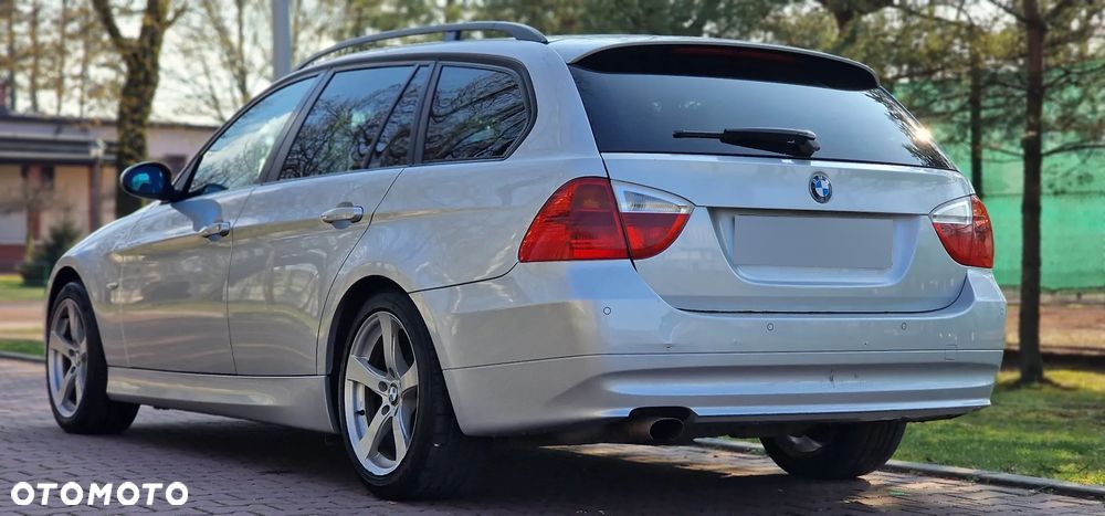 BMW Seria 3 318i Touring - 6