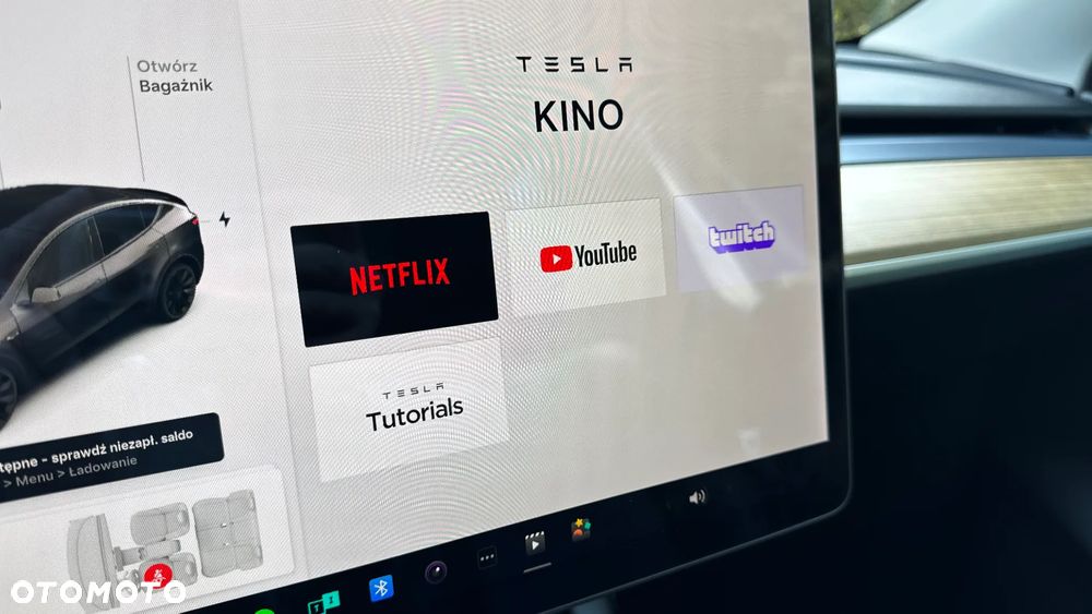 Tesla Y Long Range AWD - 24