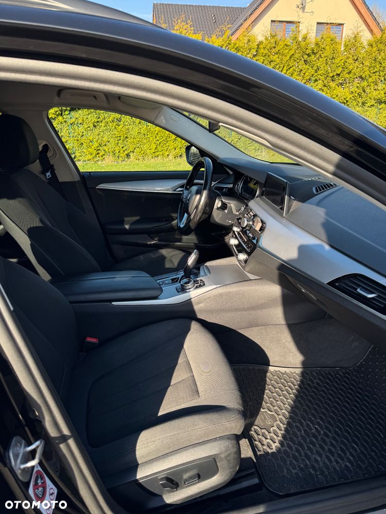 BMW Seria 5 520d Luxury Line - 9