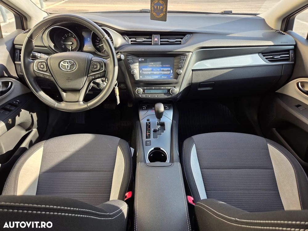 Toyota Avensis 1.8 Multidrive S Executive - 7