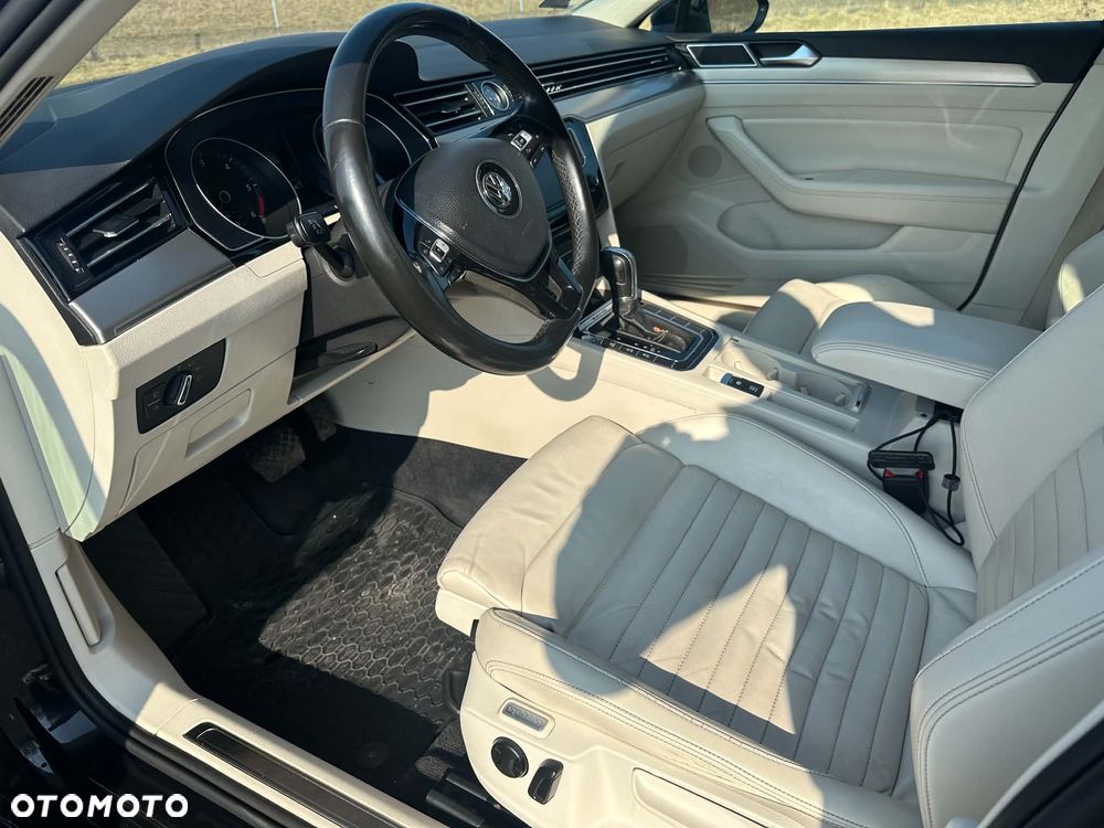 Volkswagen Passat 2.0 TDI Bi-Turbo BMT 4Mot Highline DSG - 8