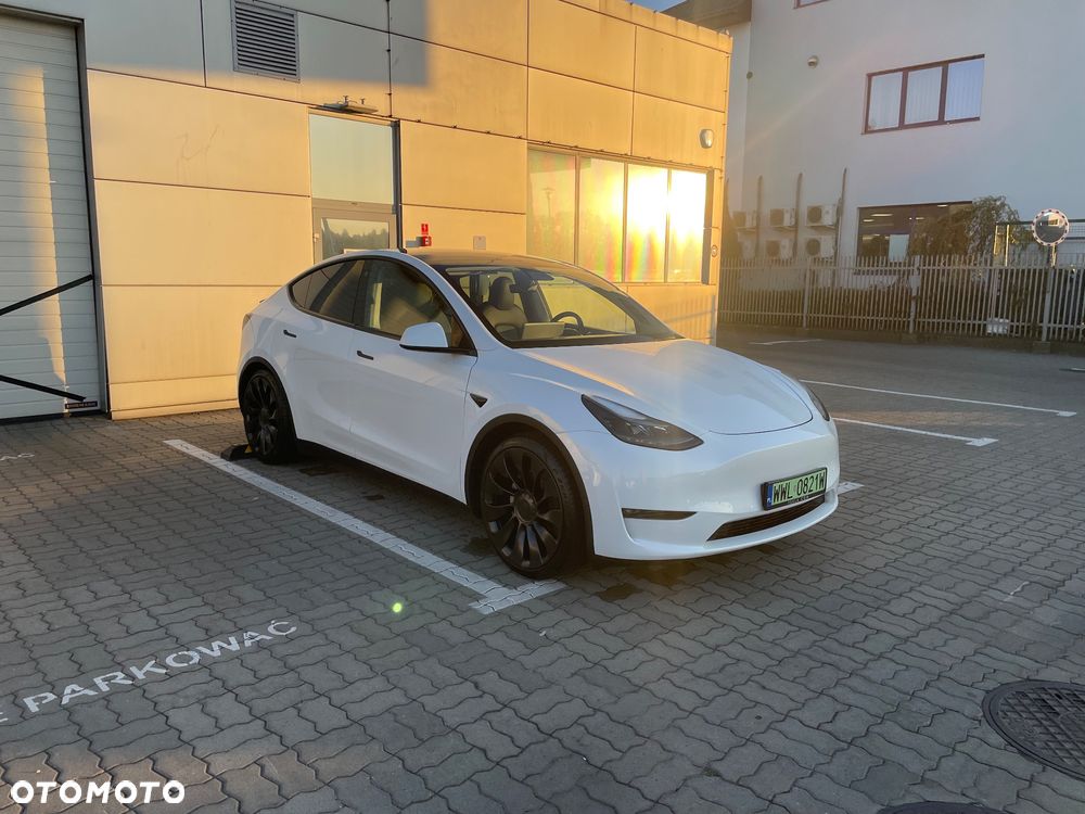 Tesla Y Model Long Range Dual Motor AWD - 2