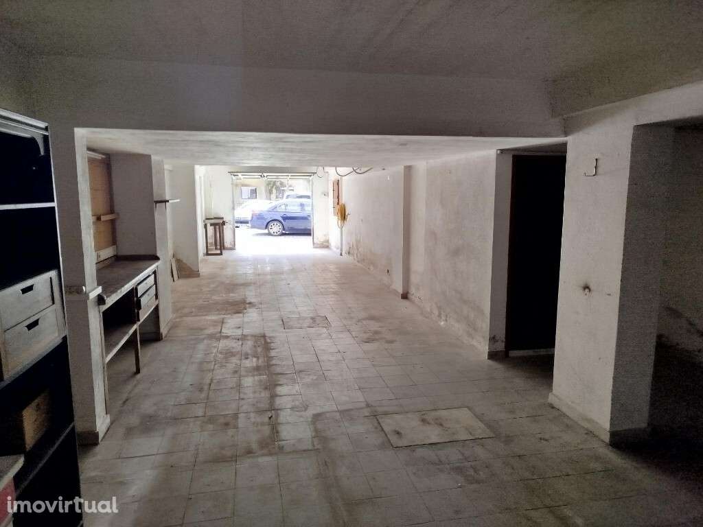 Garagem para arrendamento na Tapada das Mercês - Sintra - Grande imagem: 4/9