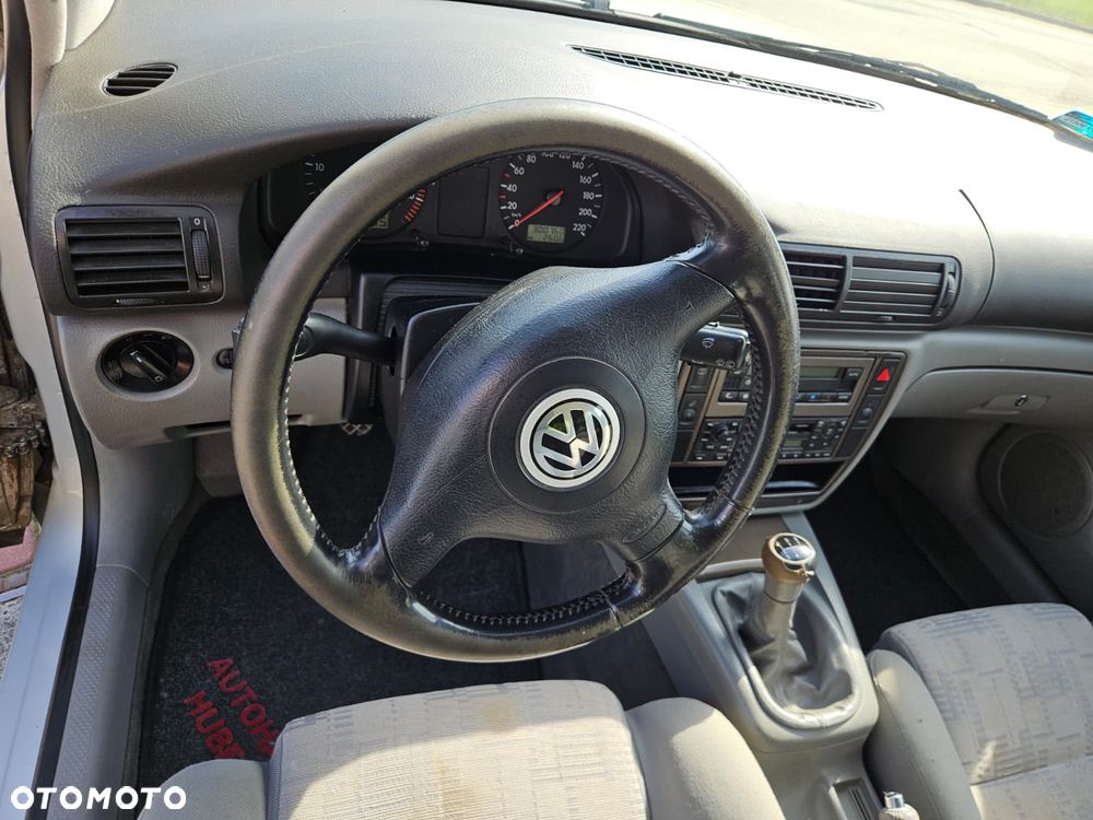 Volkswagen Passat 1.9 TDI CL - 6