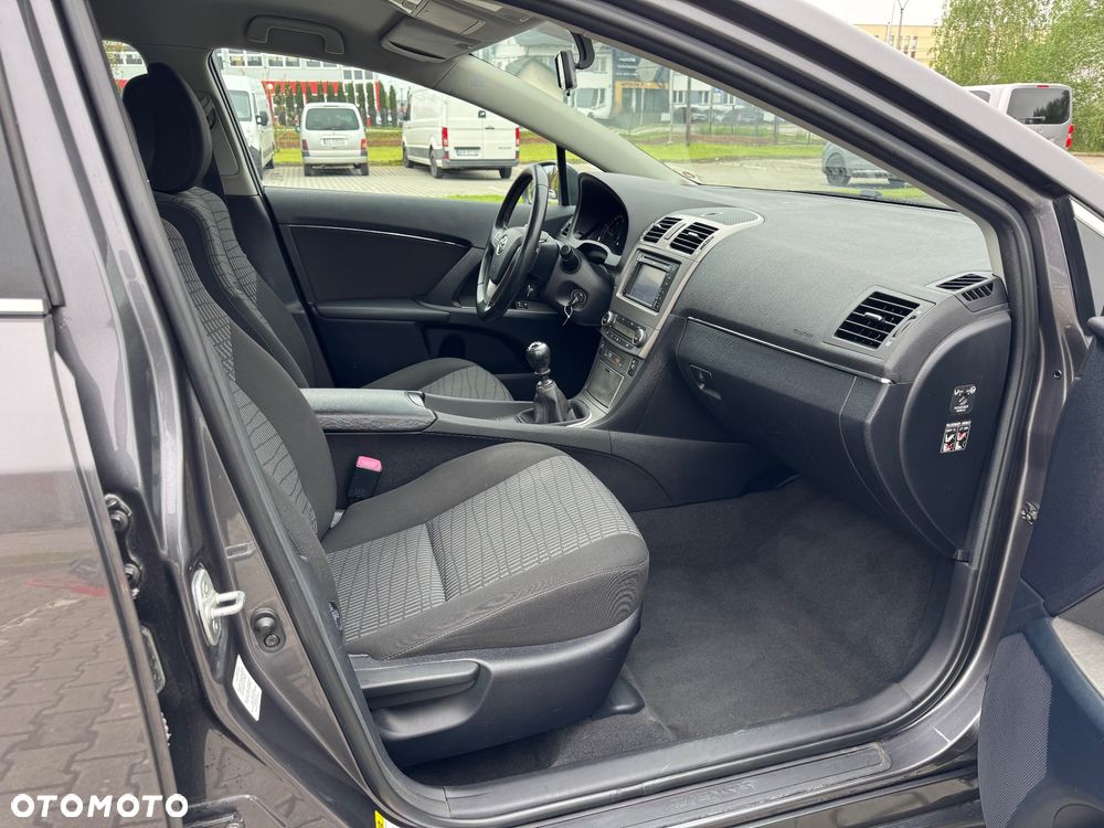 Toyota Avensis 2.0 D-4D - 6