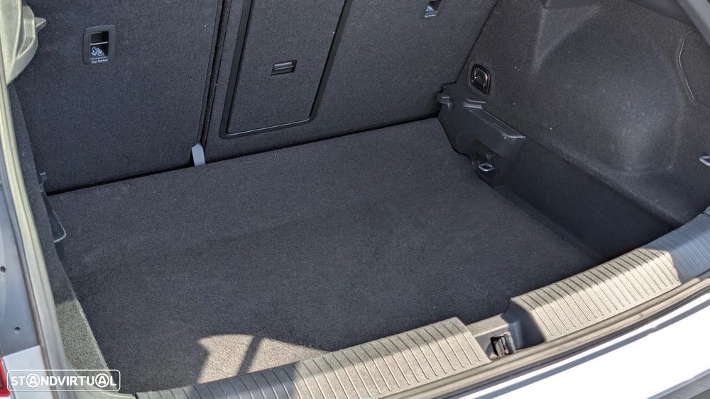 VW T-Roc 1.5 TSI Urban DSG - 19