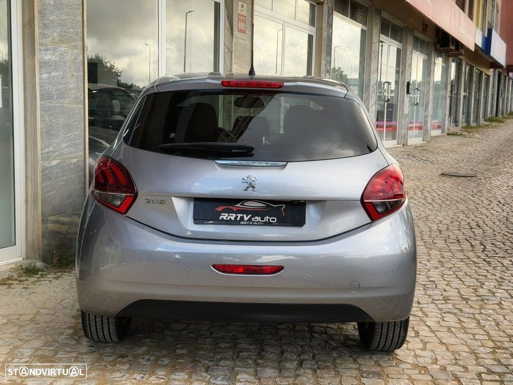 Peugeot 208 1.2 PureTech Signature - 11
