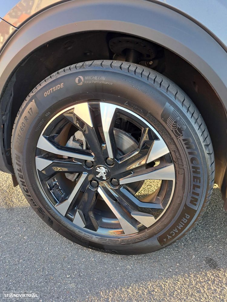 Peugeot 2008 1.2 PureTech Allure Pack - 19
