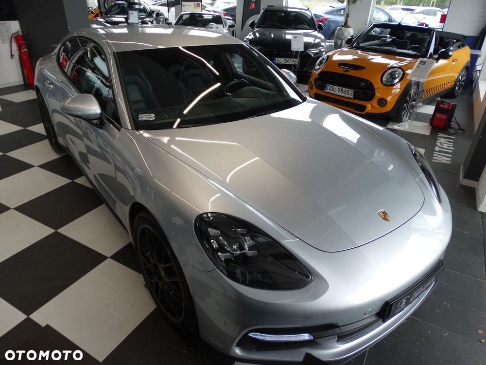 Porsche Panamera - 3