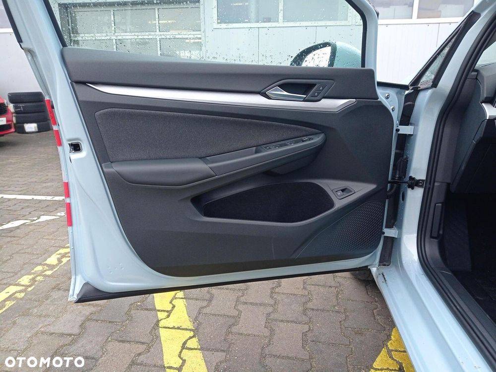 Volkswagen Golf - 10