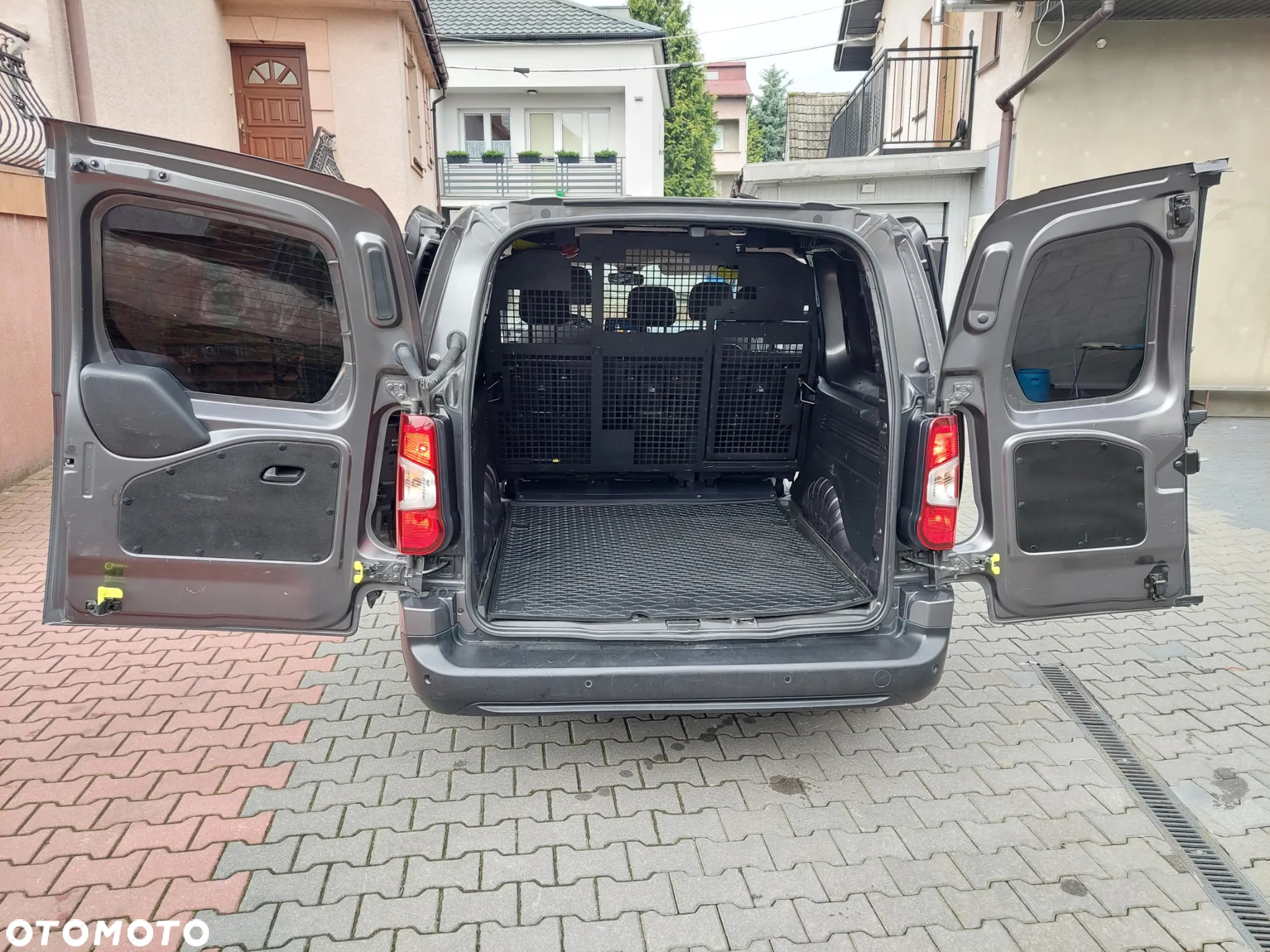 Peugeot Partner 1.5 BlueHDI L2 S&S Pro EAT8 (bryg.) - 26