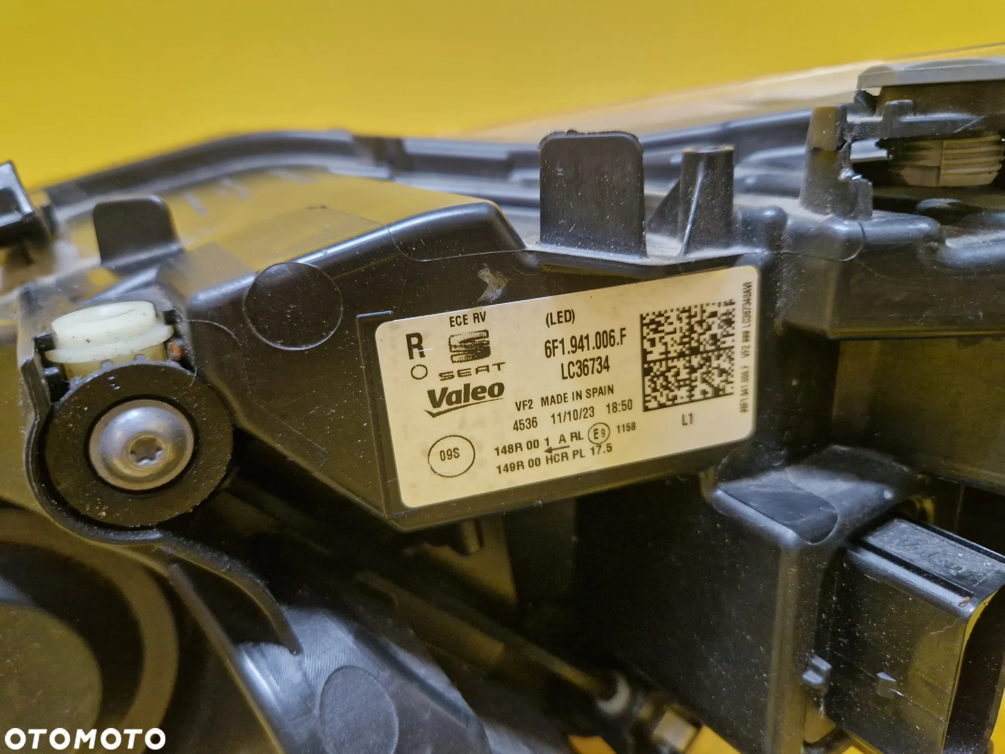 SEAT IBIZA V LIFT 21- LAMPA PRAWA PRZOD 6F1941006F - 6