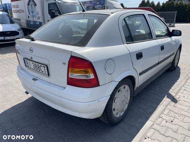 Opel Astra 1.6 - 4