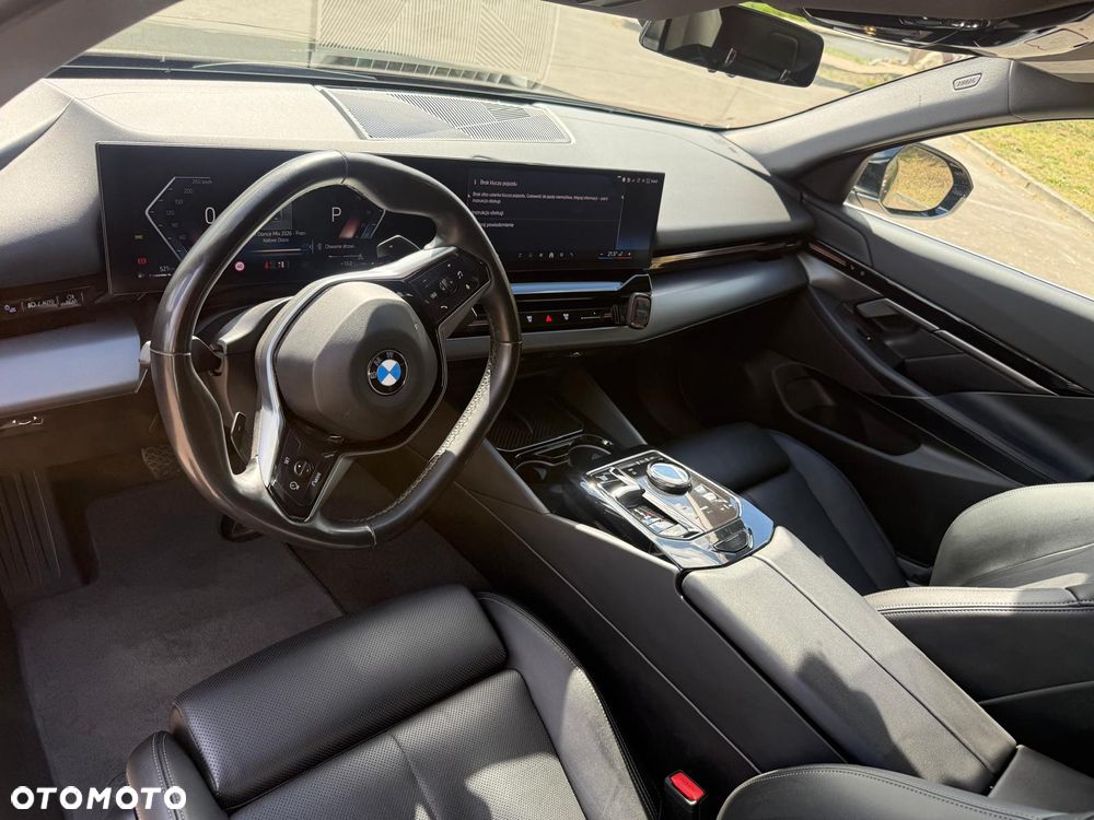 BMW Seria 5 520d xDrive - 10