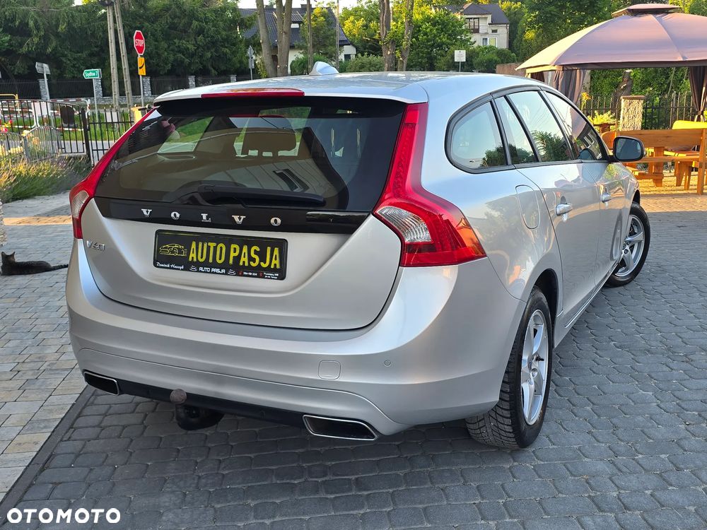 Volvo V60 D4 Momentum - 10