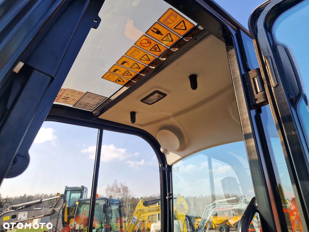 JCB 8026 CTS 2023r przebieg 400mtg  jak nóweczka JCB TLT 30D - 12