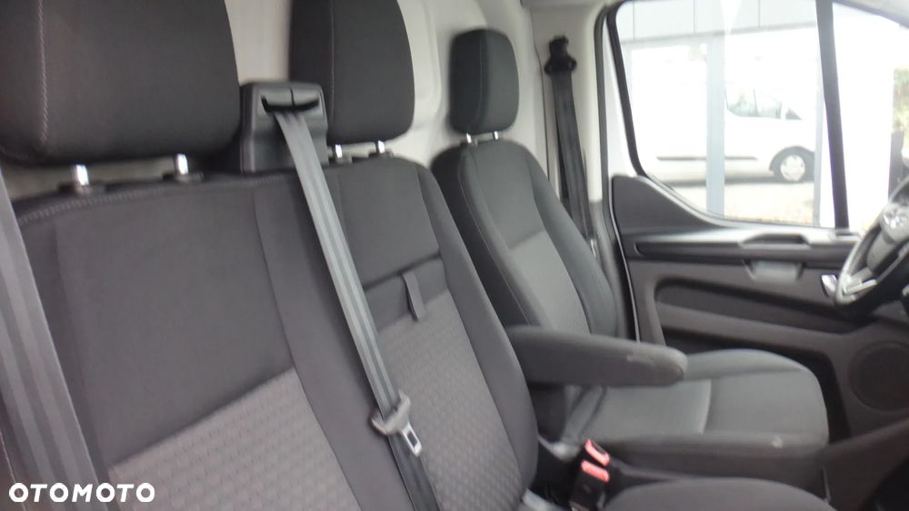 Ford TRANSIT CUSTOM - 10