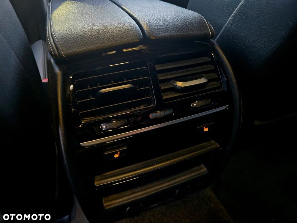 BMW Seria 5 520d xDrive Sport Line - 24