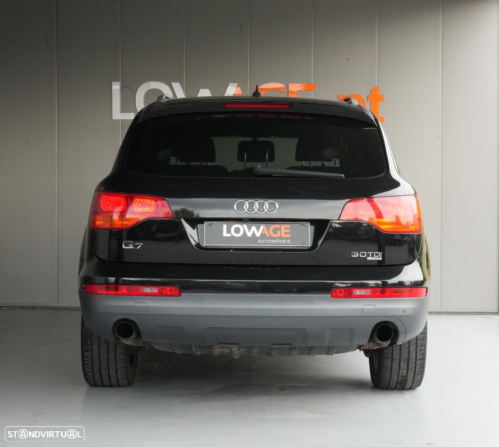 Audi Q7 3.0 TDi Tiptronic - 12