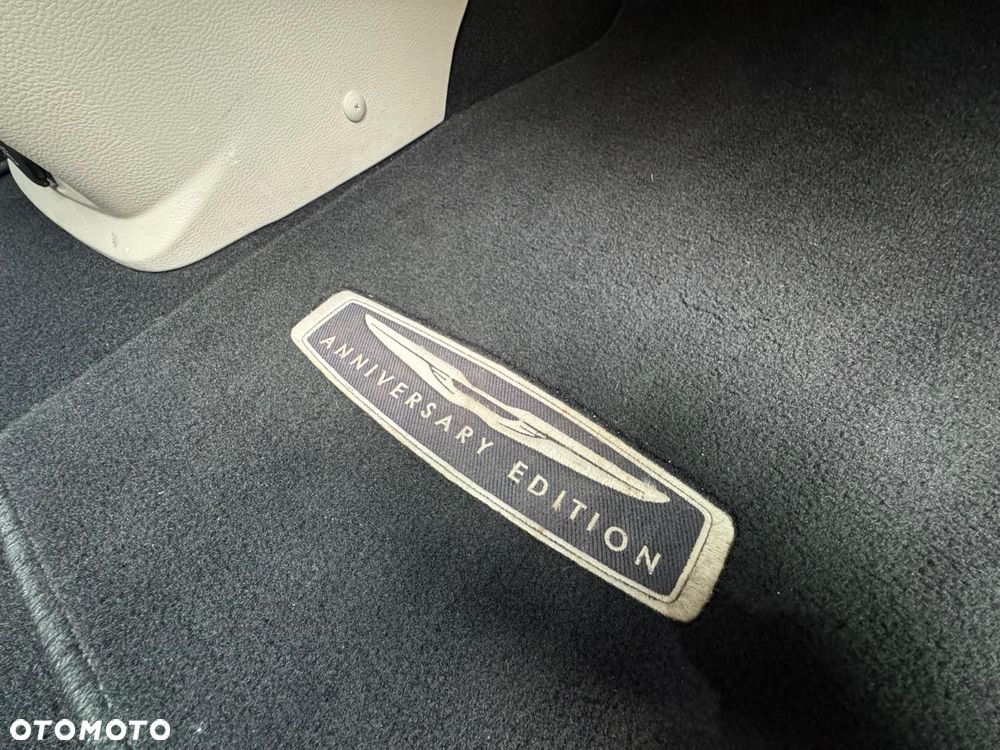 Chrysler Town & Country - 17