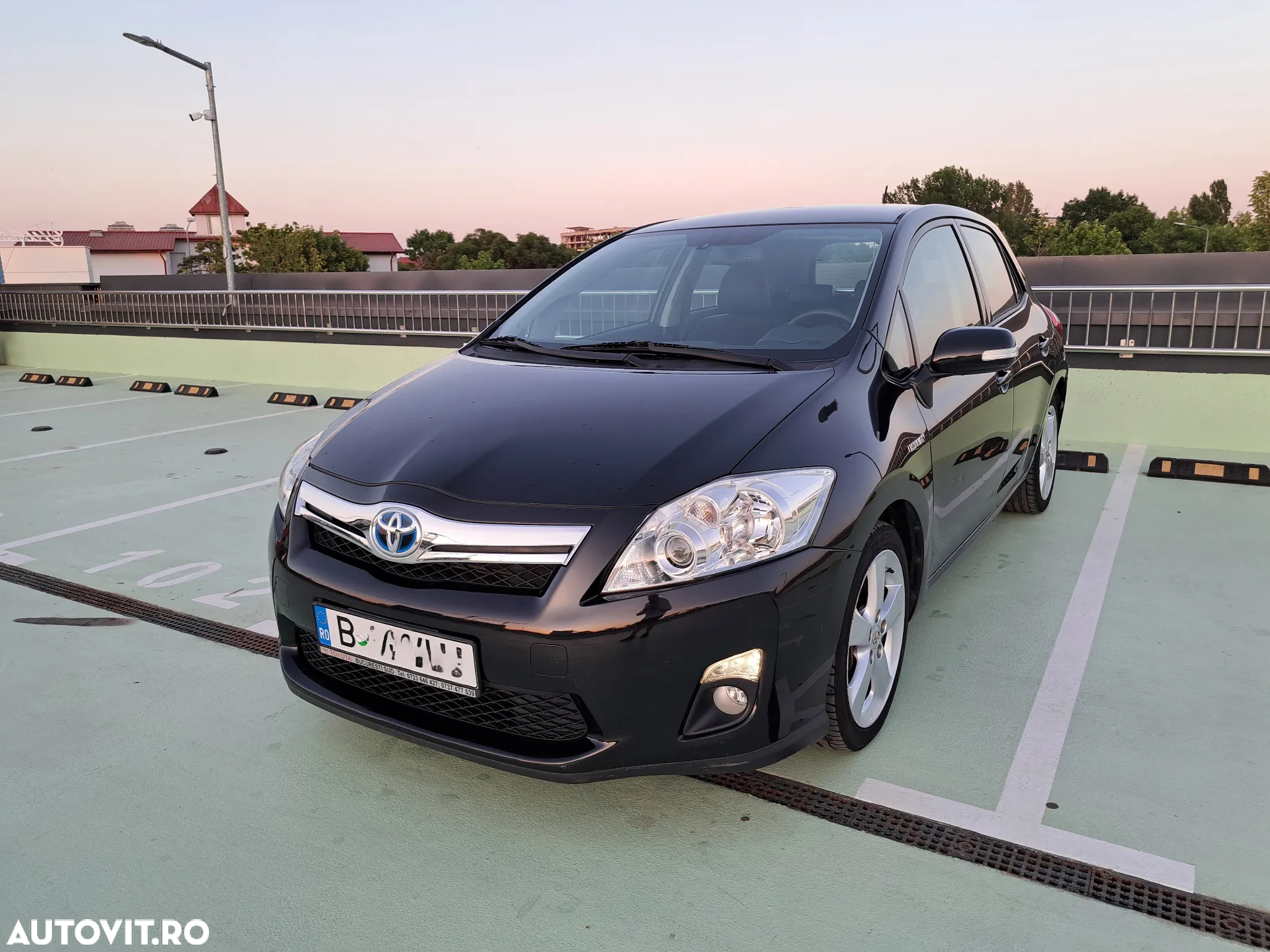 Toyota Auris 1.8 L VVT-i Hybrid Luna - 2