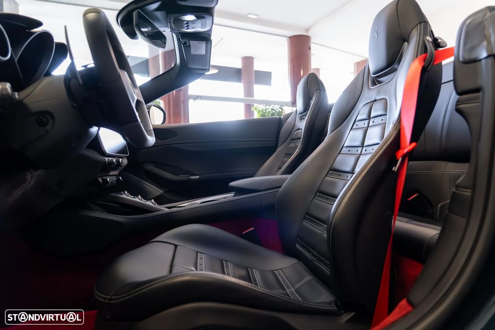 Ferrari Portofino 3.9 Twin-Turbo V8 — fotografia 9