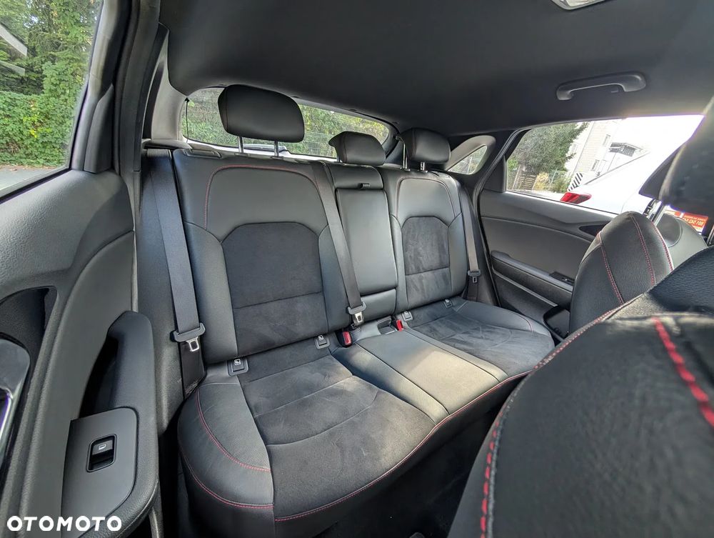 Kia Ceed 1.6 T-GDI GT - 14