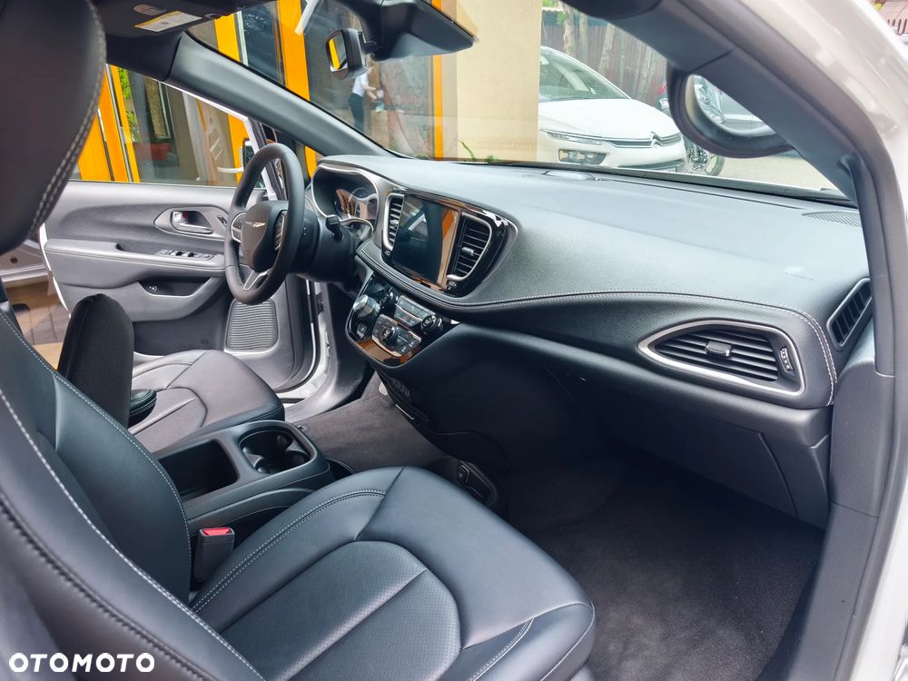 Chrysler Pacifica - 6