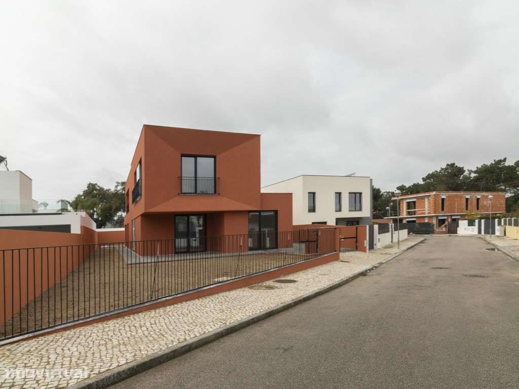 Moradia contemporânea T5 a estrear com Piscina e Jardim - Grande imagem: 2/51