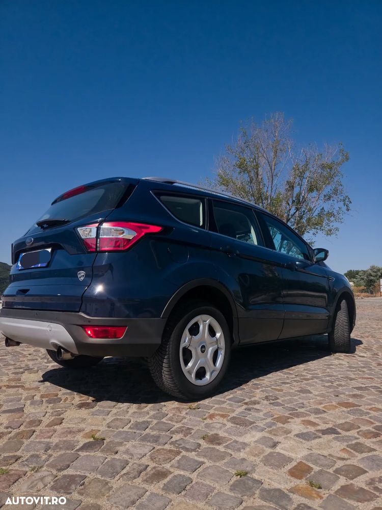 Ford Kuga 1.5 TDCi 2x4 Business Edition - 3